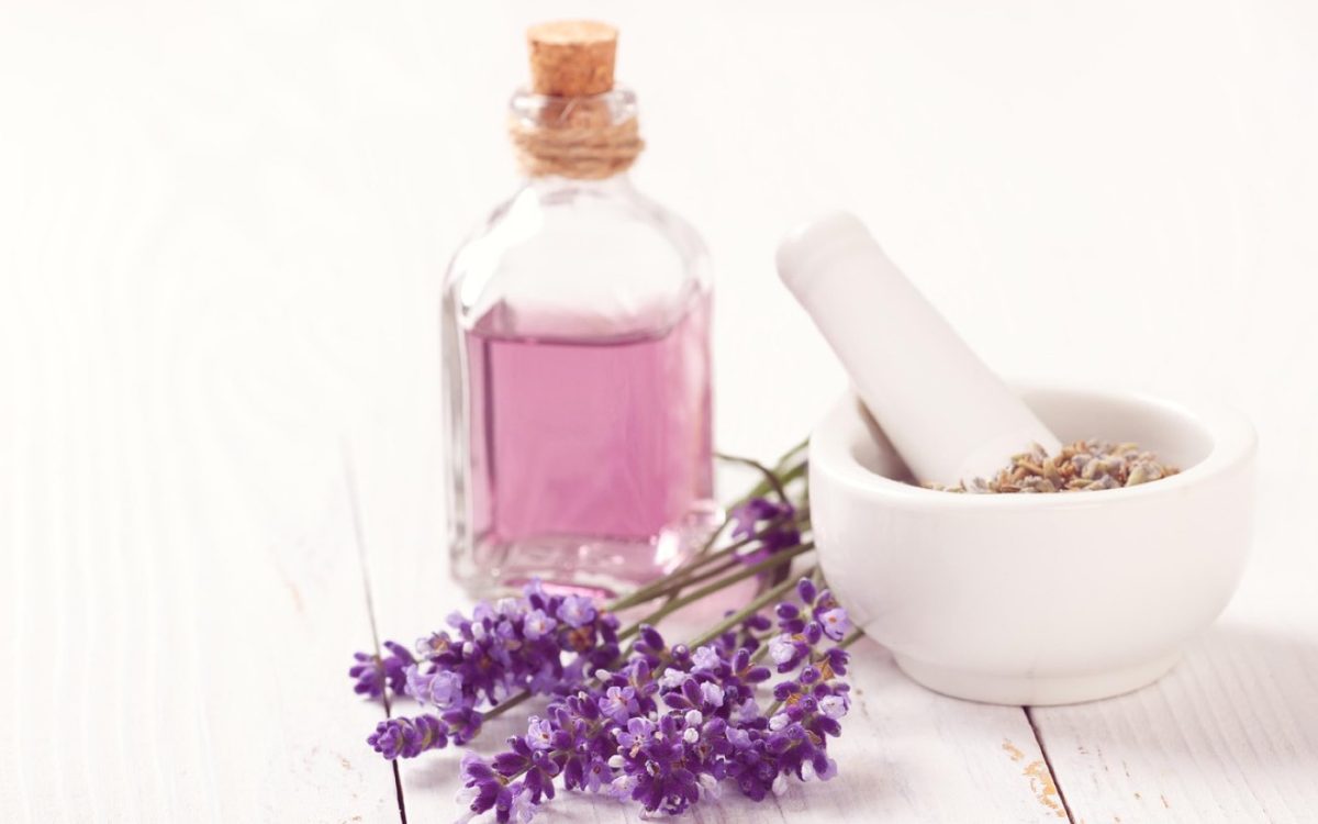 Pourquoi un parfum ne tient pas pareil sur deux peaux